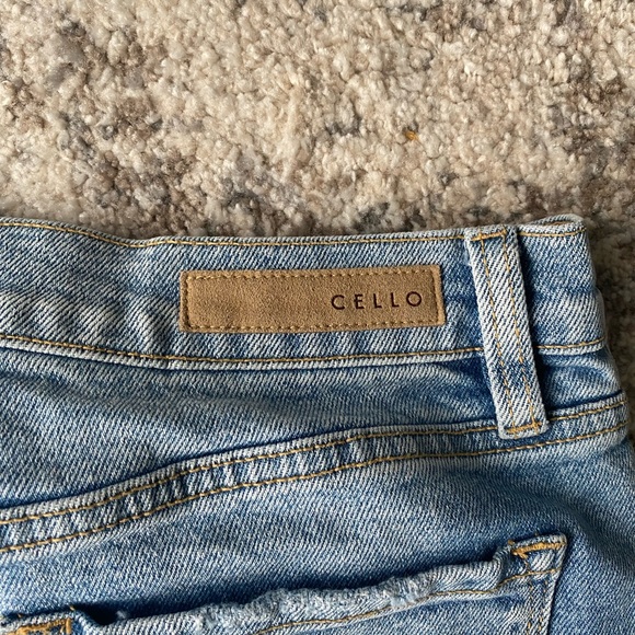 CELLO Distressed Jeans (Juniors) - Picture 8 of 8